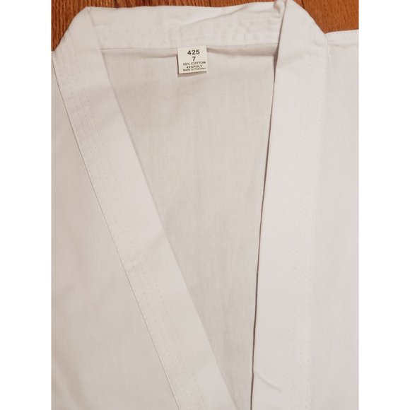 3 piece karate uniform size 7 NWOT - Picture 2 of 2